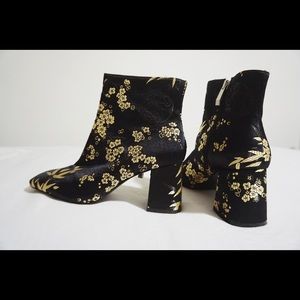 NWOT Zara boots